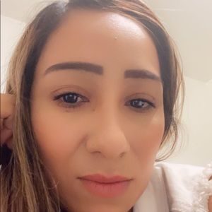 Meet your Posher, Edith